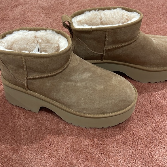 UGG Chestnut Suede Platform Ankle Boots - Picture 12 of 13